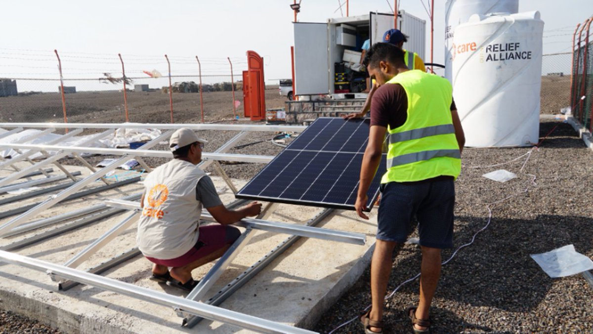 DutchRelief's tweet photo. Access to drinking water is a basic human right!  With #desalination technology @Elemental_Water and @CARE_Nederland make clean drinking water from seawater in our #Yemen Joint Response. Read about this great #innovative project! 👇
https://t.co/Fb5N27sXde https://t.co/zX2o55UwDV