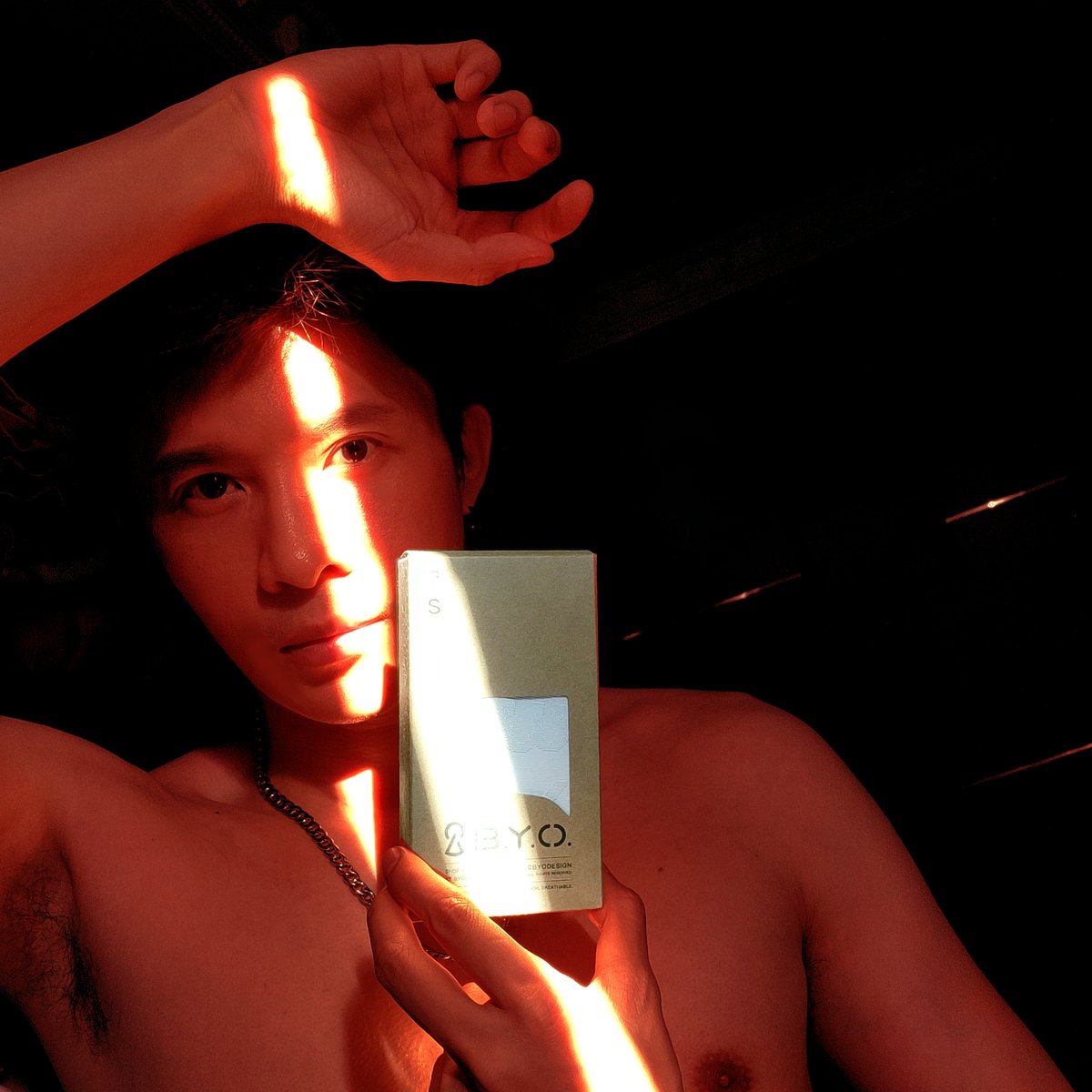 陳郁翔-飛機杯盲測導演 tweet media