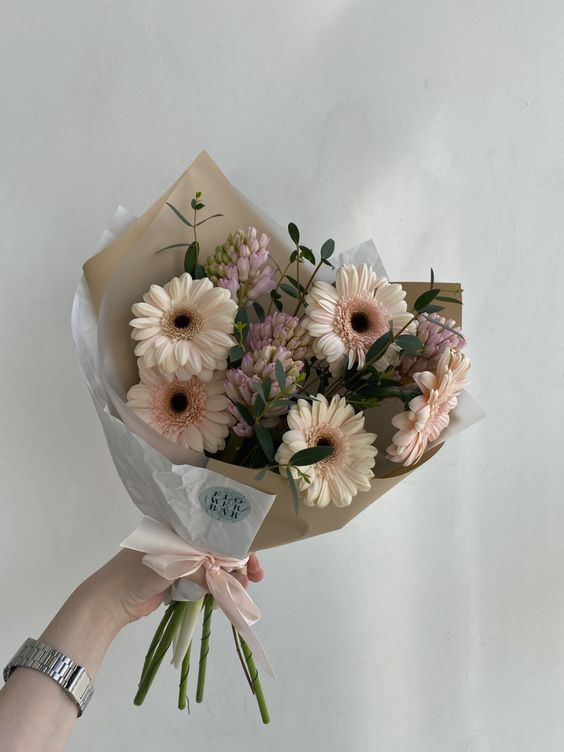 prettiestavenue's tweet photo. pretty bouquet https://t.co/b92vRlEqGa