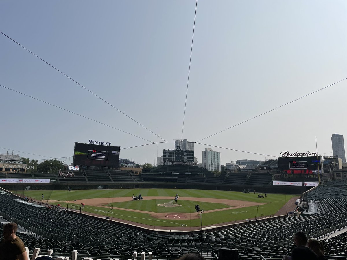 TEDxWrigley's tweet photo. It’s a gorgeous day for TEDxWrigleyville 2023! https://t.co/NhBZlitsPo