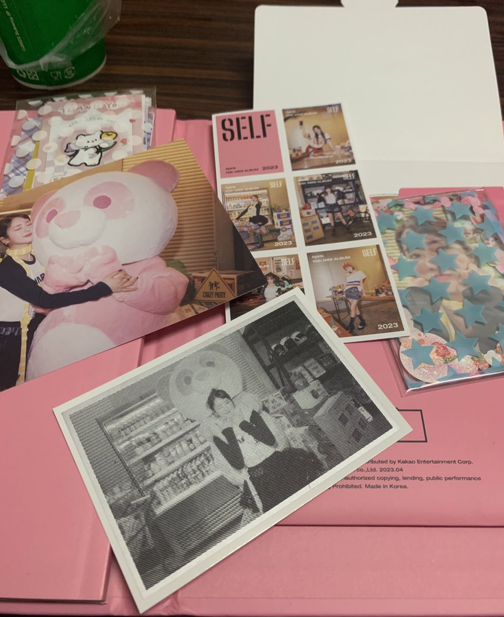 Mine has arrived too. Thank youuu <a href="/all4apink/">all4apink</a>. 😭😭 its so pretty
I will continue to support and love Apink forever ❤️❤️❤️