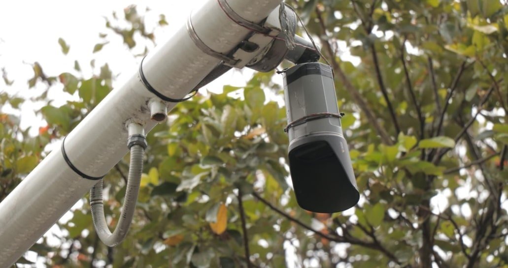 Rivierh's tweet image. #Medellín es pionera en implementar tecnología de vanguardia en sus calles con 500 cámaras LPR y 80 de reconocimiento facial. Ahora se cruzará información sobre placas de vehículos robados y ordenes de captura a nivel nacional 👮📷 #ValleDelSoftware