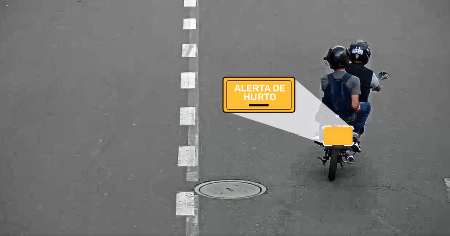 Rivierh's tweet image. #Medellín es pionera en implementar tecnología de vanguardia en sus calles con 500 cámaras LPR y 80 de reconocimiento facial. Ahora se cruzará información sobre placas de vehículos robados y ordenes de captura a nivel nacional 👮📷 #ValleDelSoftware