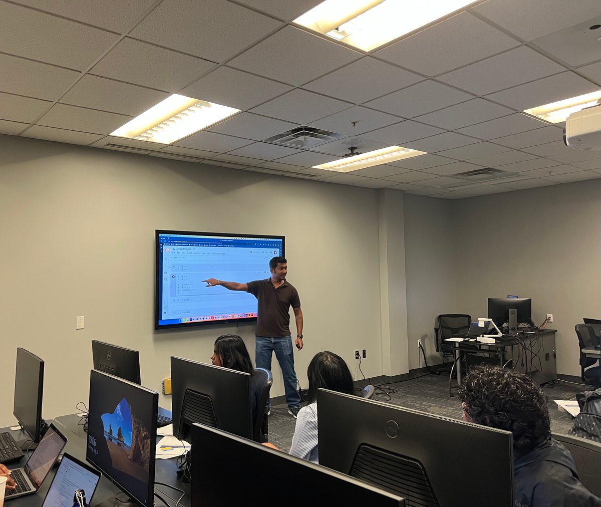 .@NirdsLab is conducting #Python and #DataScience sessions @odu Summer High School Workshop, 'CARE: Coastal Adaptation and Resilience Education​'.
@OpenMaze @wie_rockstar @vaspacegrant  @ODUSCI @WebSciDL