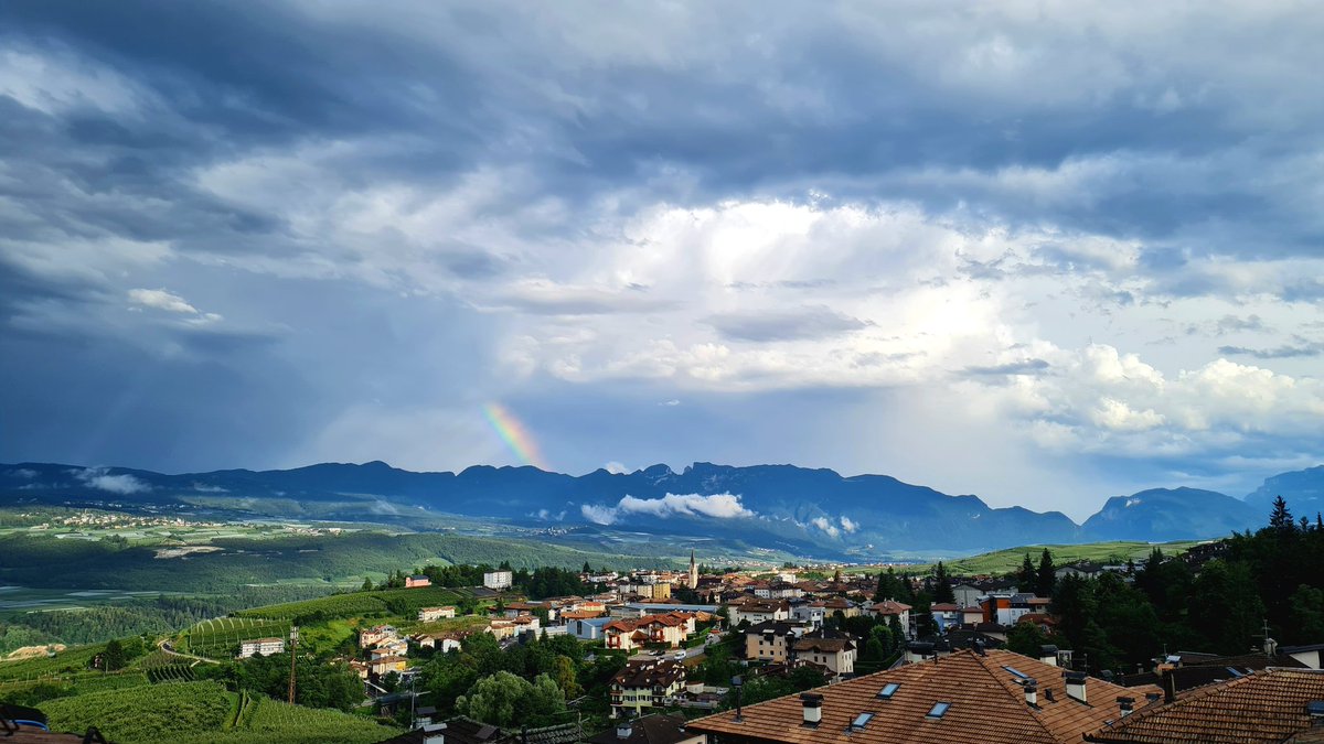 FlemmandI's tweet photo. Over the #Rainbow 🌈 https://t.co/5EbgUUHBJc