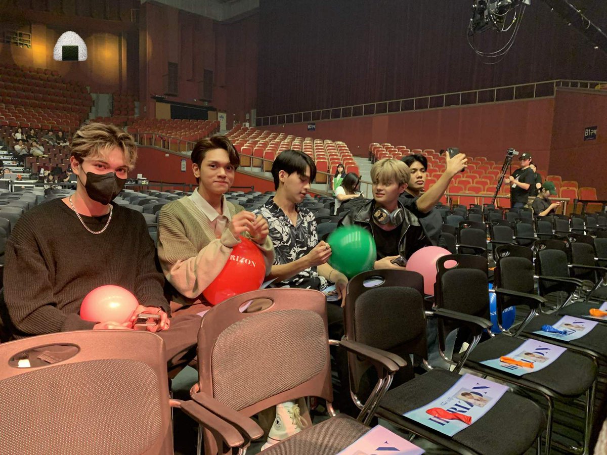newdaysphils's tweet photo. More pictures of new:ID at the venue.

#newID
#jomaceron
#joshlabingisa
#mackytuason
#thadsune
#wilsonbudoy

📸 @.2K_loverclub https://t.co/qunfmERPGc
