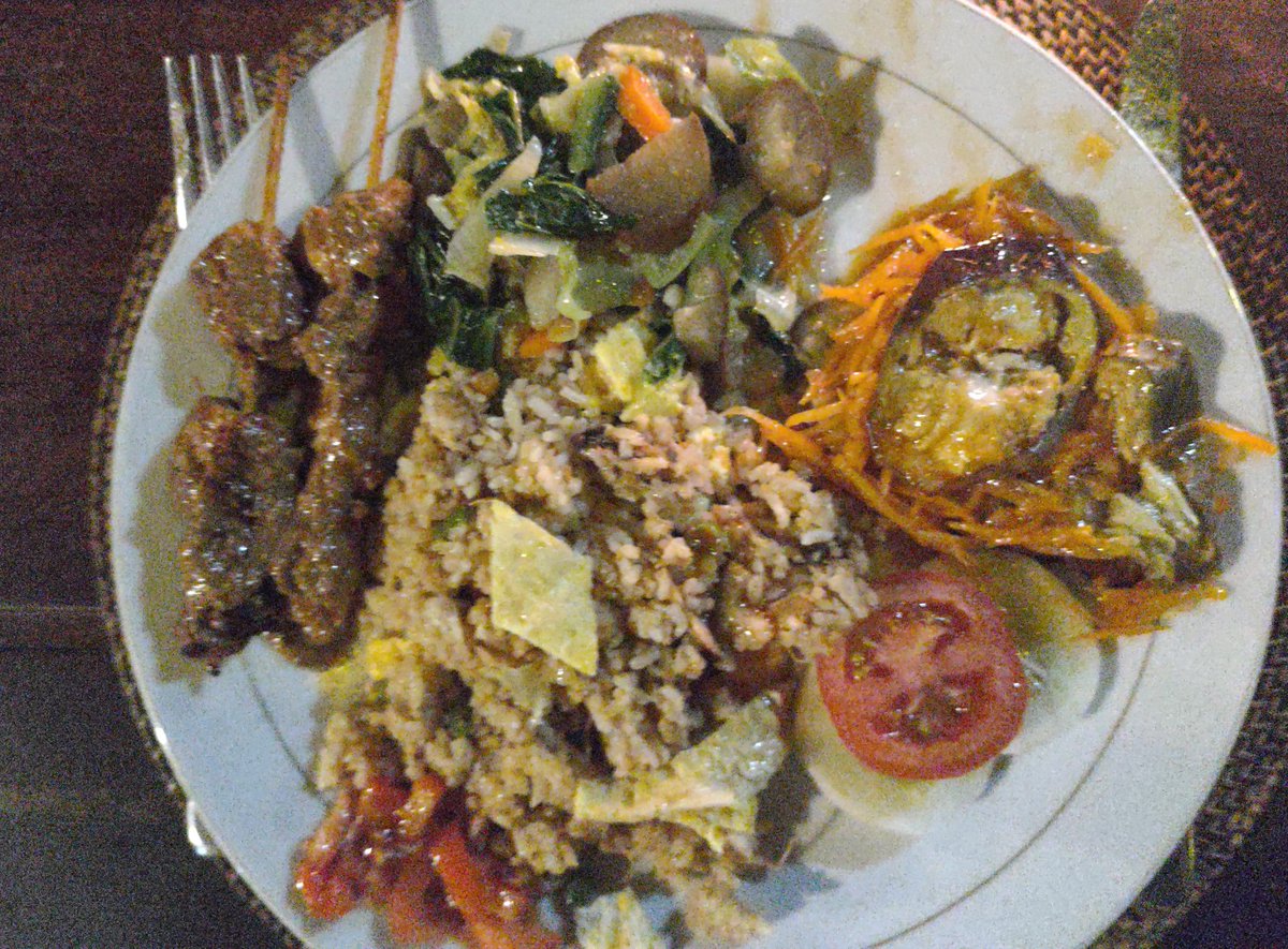 RichardOZD's tweet image. Elke dag dit eten in Indonesië is goed vol te houden. #blauwehap
De mensen hier zijn super aardig!
En wat is het hier prachtig mooi! #avontuur