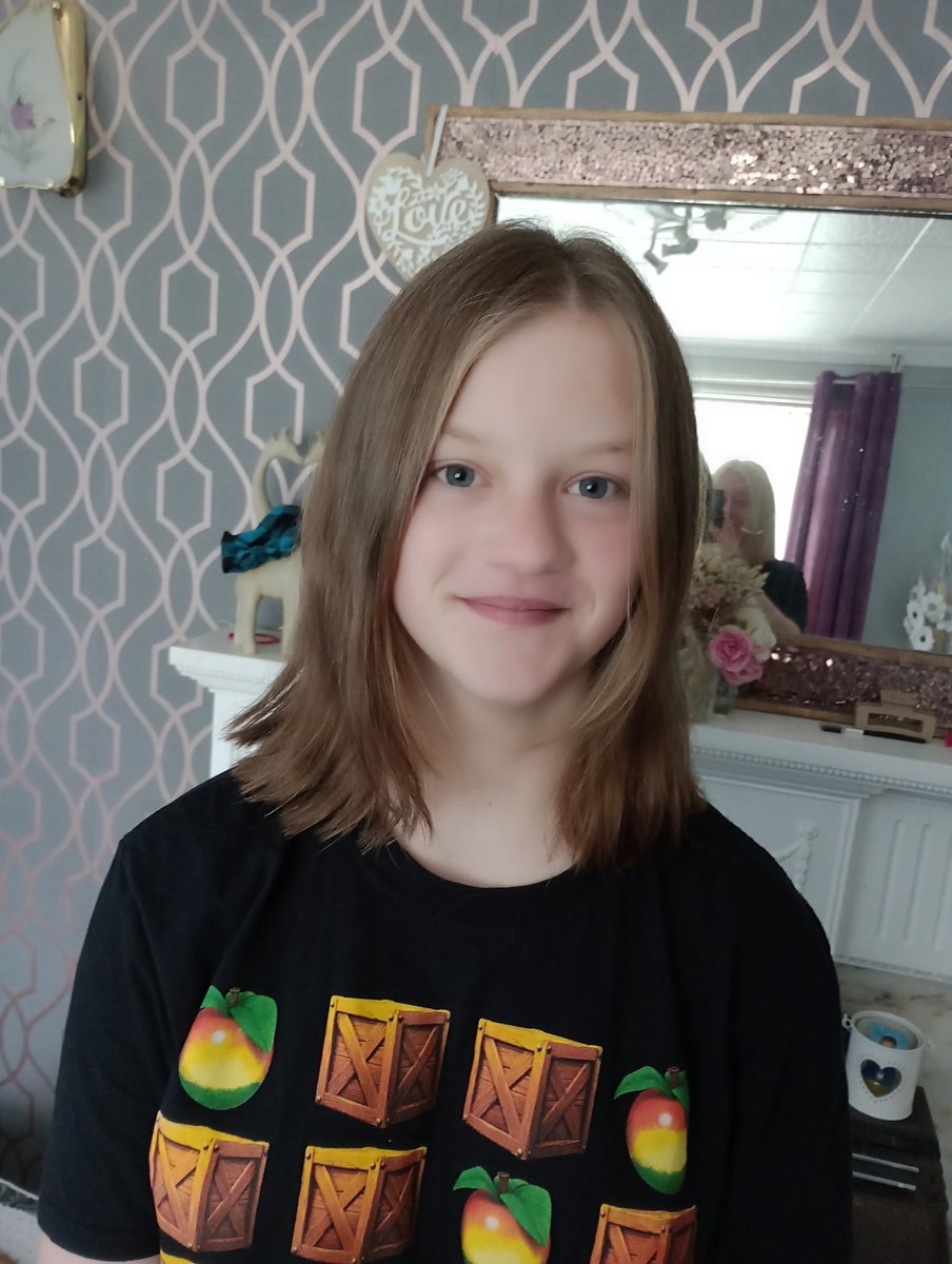 clairebearshow's tweet photo. Abigail took the cut today, and raised £45 on my Facebook page so far for @LPTrustUK  very proud of her 💜 https://t.co/1wuqsnofIe