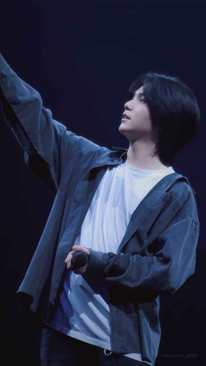 take photo 📸️
#SUGA #슈가 #AgustD #BTS #방탄소년단 #D_DAY #D_DAY_TOUR_Bangkok 
#SUGA_AgustD_TOUR