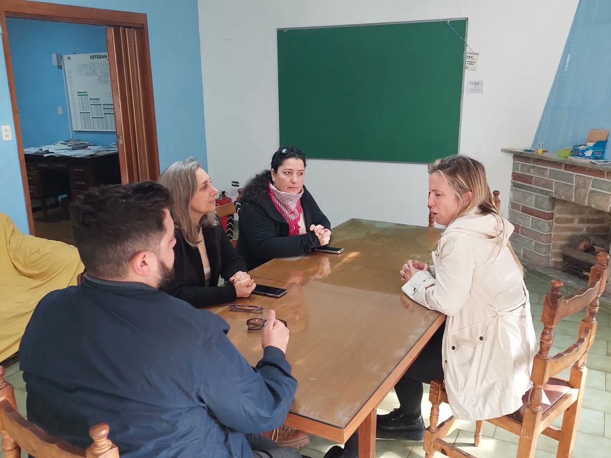 DanteBoeri's tweet photo. Charlamos con la delegada Marcia Disco, la representante del @Sutebaeche_ezei en la instancia de MAD y ACRECENTAMIENTO. 
Es fundamental el trabajo que va a realizar Marcia en estos días. @SUTEBAProvincia https://t.co/1iOJLvyucr