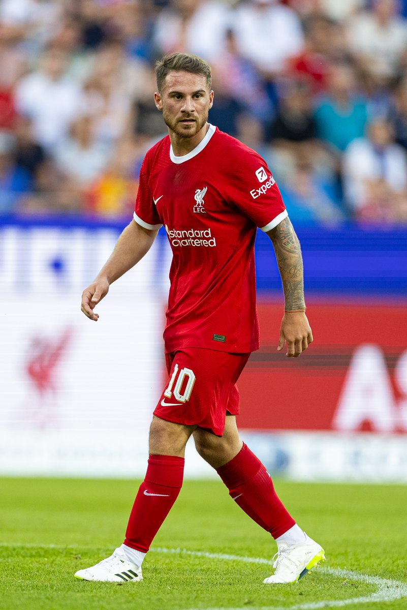 AnfieldWatch's tweet photo. Alexis Mac Allister:

"The welcome from the team was amazing and they are helping me every day so I can do my best on the pitch. We all try to help each other inside the pitch and that’s very important. We will try our best to do a very good season.” [lfc]

Fitting in already 👊 https://t.co/YeOWNScgWm