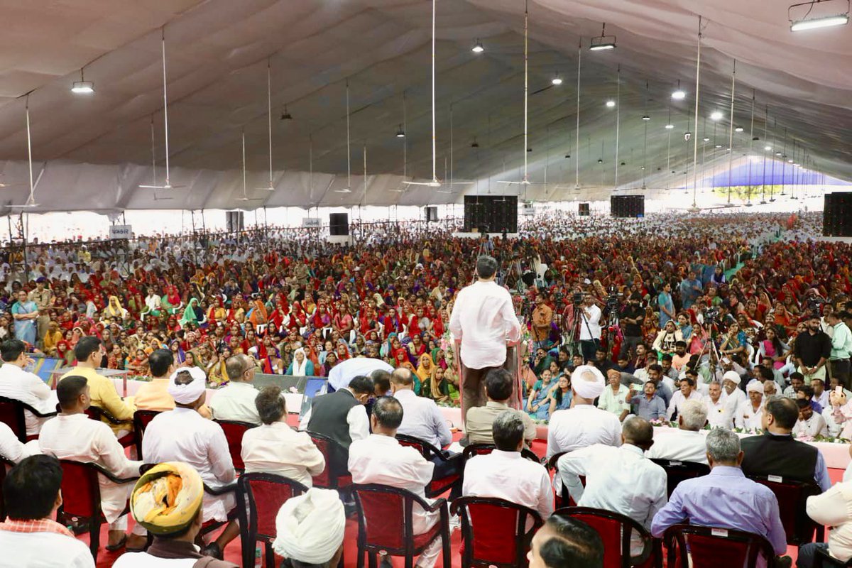 ChaudhryShankar's tweet photo. Glimpse from the momentous occasion of the 55th AGM of the Banas Dairy, celebrated the hard work and dedication of our dairy farmers who have played a vital role throughout the year. https://t.co/6jPtv6rz6Q