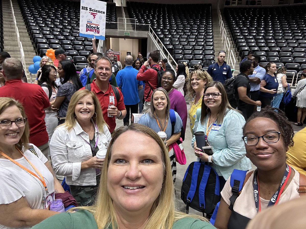 Help us welcome these new Seahawk Educators! @gisdnews #experiencethemagic