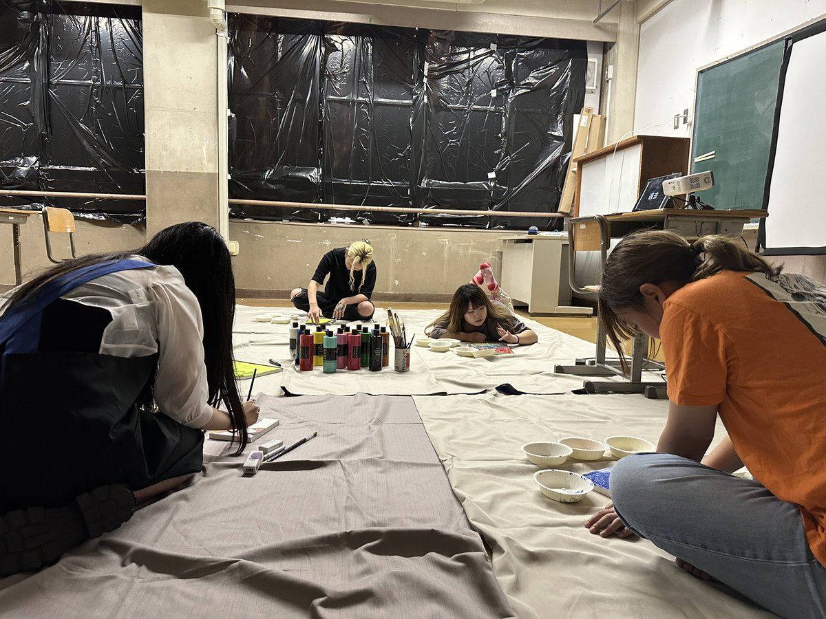 アクリルっていい匂いだな。

Art me mode開催中