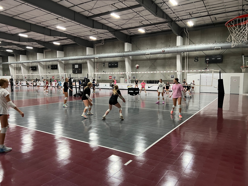 crimson_vb's tweet photo. Day 1 of Maple Grove Crimson Volleyball Captains' Practice!

#crimson_vb #CrimsonProud #ItAllBeginsHere https://t.co/HmXjino39l
