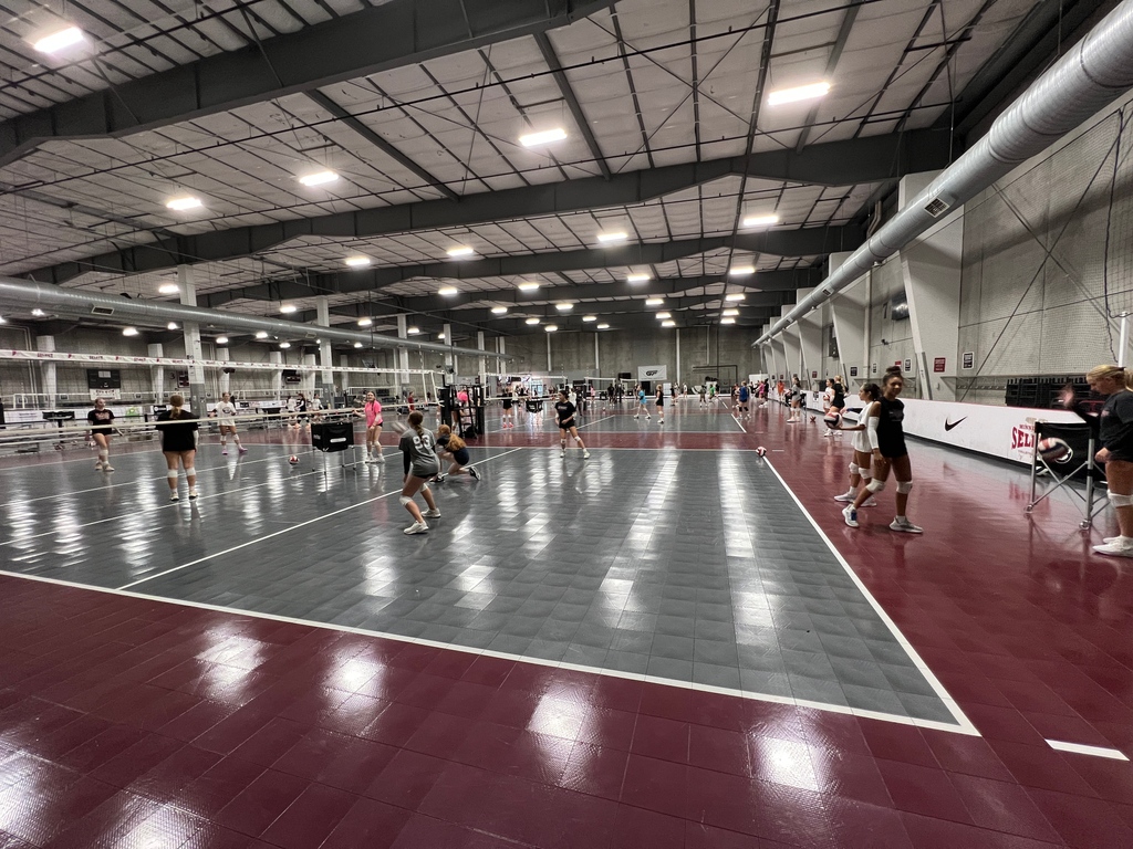 Day 1 of Maple Grove Crimson Volleyball Captains' Practice!

#crimson_vb #CrimsonProud #ItAllBeginsHere