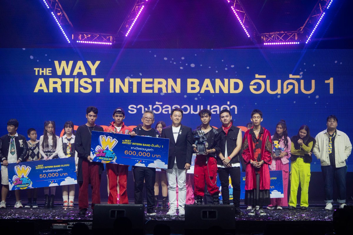 LookAround_TH's tweet image. “WAY-T CREATION PRESENTS THE WAY FIRST CONCERT” จัดเต็มแสงสีเสียง!! 8 ศิลปินอินเทิร์นวัยมัธยม โชว์สุดมันส์แบบอันลิมิต เต็มรูปแบบครั้งแรก 

อ่านต่อ&amp;gt;&amp;gt; m.facebook.com/story.php?stor…

#PerspectiveTV #BlackDot #วิเชียรฤกษ์ไพศาล #genierecords #WayTCreation #เวย์ทีครีเอชั่น