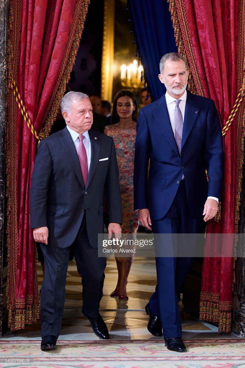 Compare this with King Felipe VI of Spain. His trousers always hang very cleanly. Both men are wearing trousers with a center crease, but only Felipe's trousers actually create that sharp uninterrupted line the crease is supposed to create.