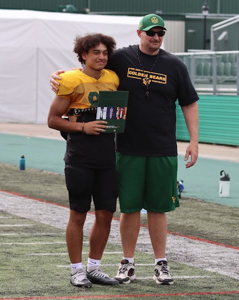 IsaiahSanderso2's tweet image. Had a great time this last weekend at the U of A Hard Knocks Camp. I was glad to have received my first @USPORTS_FB scholarship offer and top receiver. Thank you @UACoachMorris and @RBrower1 #APTG