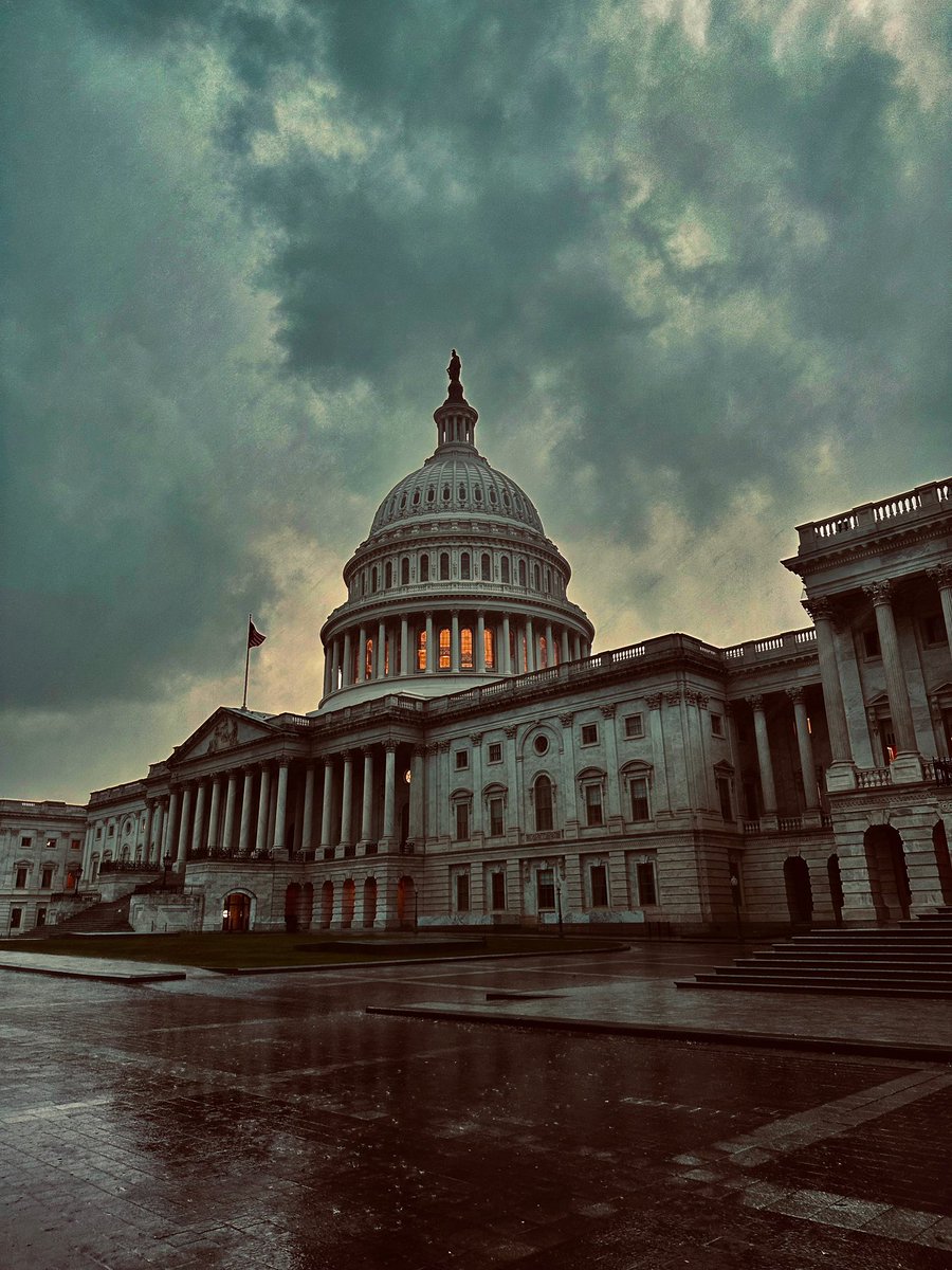 xtrixcyclex's tweet image. Storm clouds over the U.S Capitol and Senate tonight in #WashingtonDC Dark #DCVibes