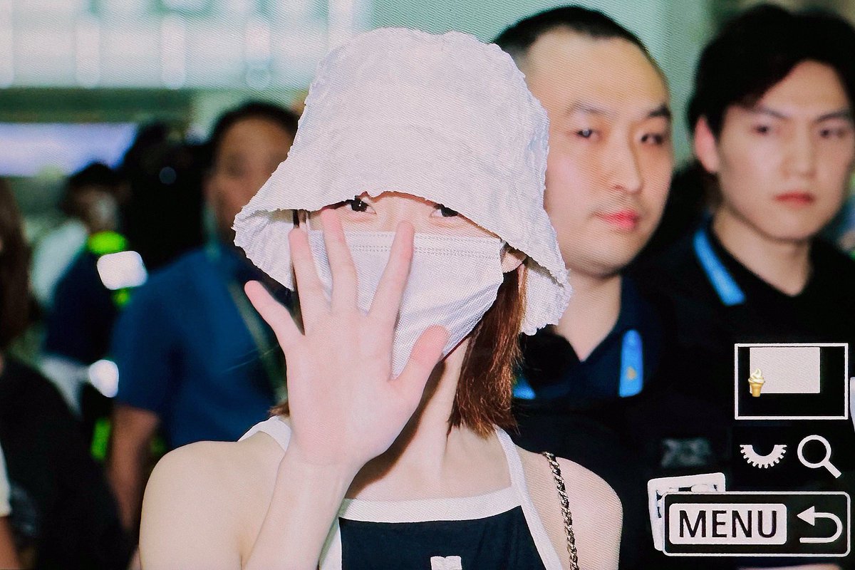 softwwinter's tweet photo. 230808 ICN 😭😭����😭😭🫳🏻🫳🏻
#aespa #에스파
#WINTER #윈터 https://t.co/KydreoDq1V