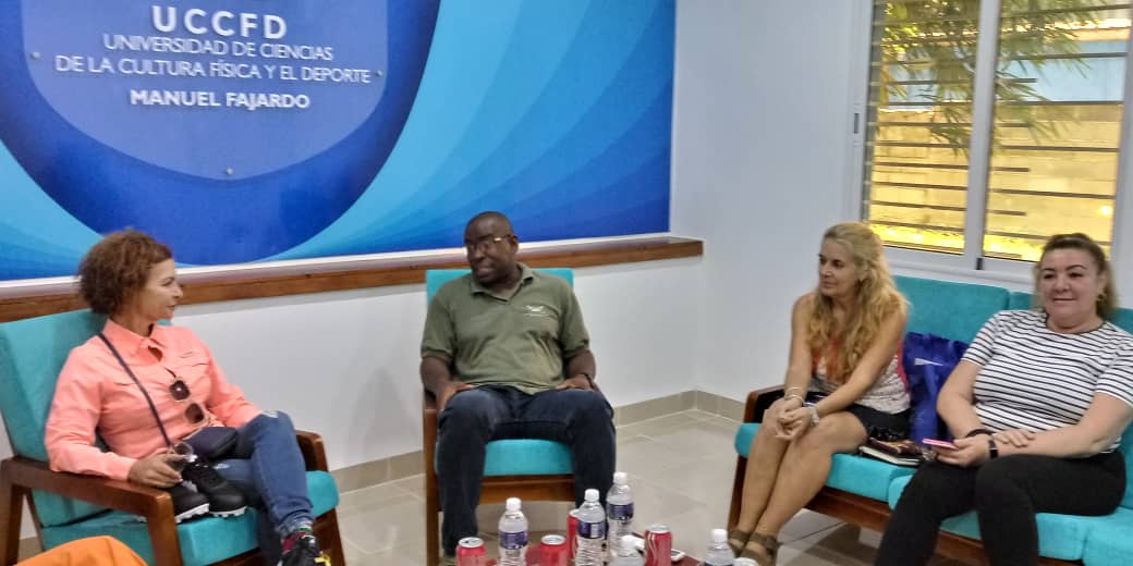 silvano_Cuba's tweet image. Excelente encuentro de trabajo hoy en la #Universidad del @deporte_cubano con la Empresa panameña #EMES buenas ideas y proyectos en función de continuar profundizando esa alianza de trabajo. 
Agradecidos por la confianza. 
Seguimos avanzando #RumboALos50 #ParaSeguirCreciendo