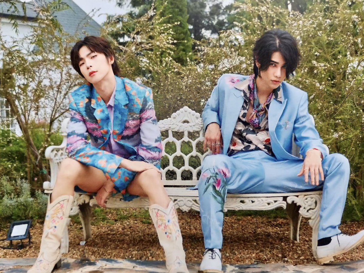 Hanlee2906's tweet image. This photoshoot is for JG fanmeeting in Paris 2022.
 "A Life in Paris" 
We keep it like a treasure and a secret almost a year for some reason.

Taken on Feb 16, 2022 
#Gameplayrb #JeffGame #Gameplayrb