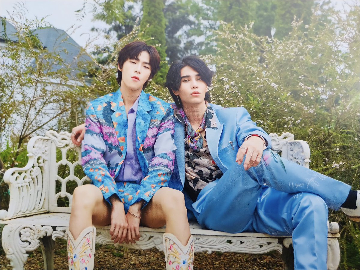 Hanlee2906's tweet image. This photoshoot is for JG fanmeeting in Paris 2022.
 "A Life in Paris" 
We keep it like a treasure and a secret almost a year for some reason.

Taken on Feb 16, 2022 
#Gameplayrb #JeffGame #Gameplayrb