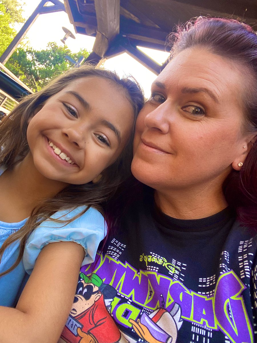 Just2exhale's tweet photo. @RaleighBowman #RaleighBowmanTicketsVersion trying to get tickets for me and my little #Swiftie 💜 https://t.co/WPG87T4xlJ