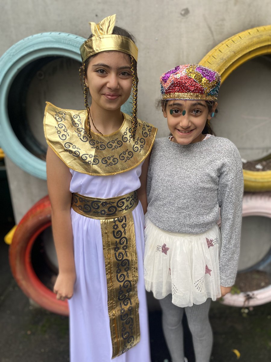 KENSINGTONPS's tweet photo. Look at all the fantastic traditional costumes our students have worn to school! #MulticulturalDay #EdWeek2023 #KPS #LoveWhereYouLearn https://t.co/U3pZ0Km2L0