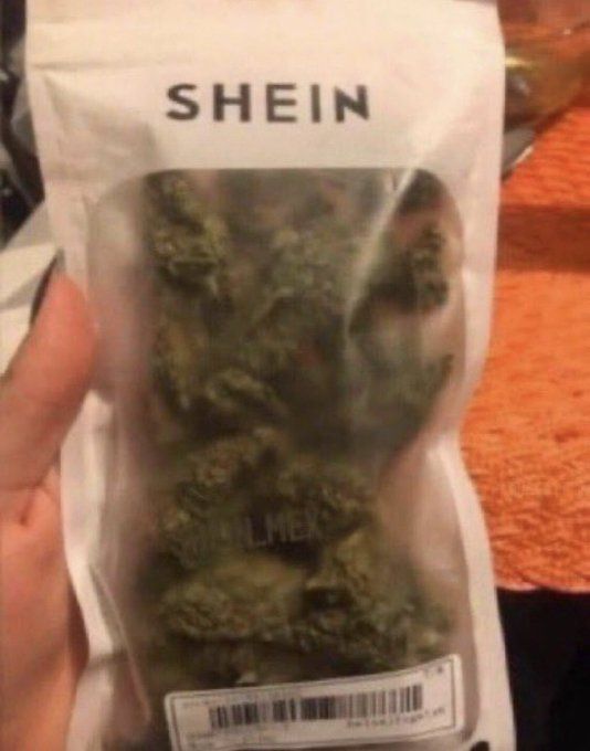 Memakker's tweet photo. q satisfacción cuando te llega lo del shein https://t.co/SfjKBpBX6f