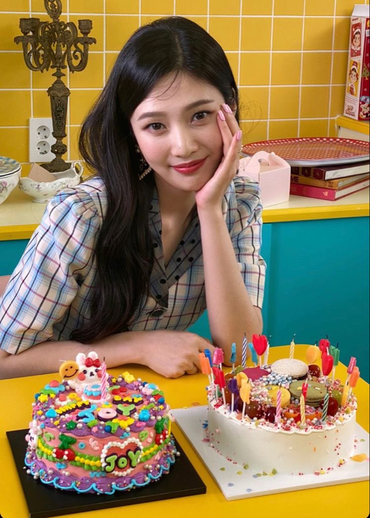 katariela's tweet image. Selamat ulang tahun sayang. Banyak banyak ceria, banyak banyak bahagia. Semoga gak lupa kalau ada banyak juga yang sayang kamu. Banyak banyak sayang kamu. 🤍