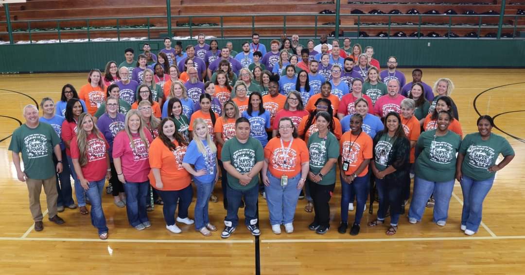 HornetBuzzMPMS's tweet photo. Our 23-24 MPMS Faculty &amp; Staff! "Learning is OUR Super Power!"
#MPMS2024 #BuildingChampions #LearningIsOurSuperPowerMPMS https://t.co/ExQWNbyXB8