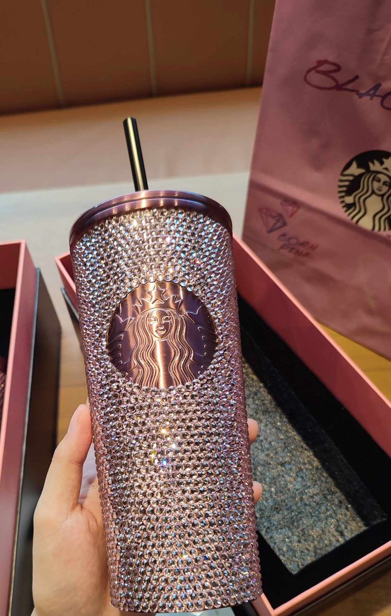 thuyppp's tweet photo. 230$, Vietnam tag full bill #BLACKPINK #Starbucks https://t.co/L8hLo6b6aY