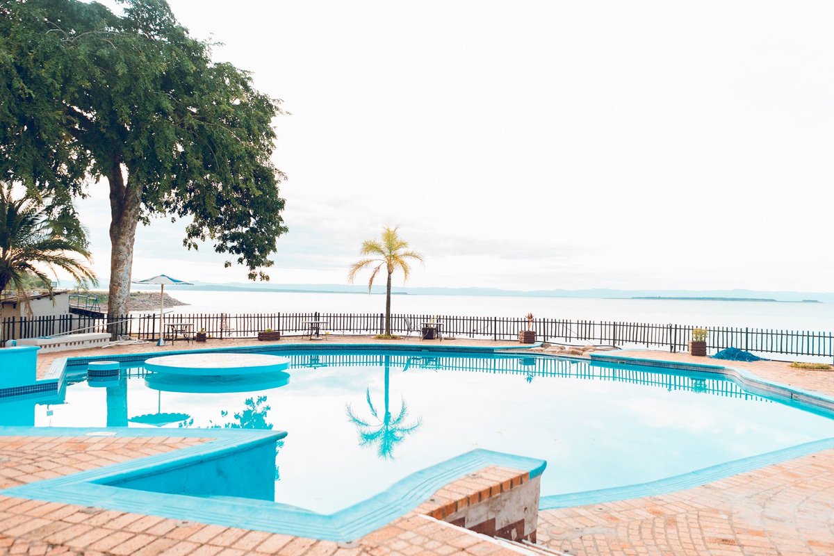zimadventures's tweet photo. 📌Summer is all about having fun, watersports, braais, and a lot more, plus group trips👌

💠This beautiful hotel on the shoreline of the majestic Lake Kariba is going for $240 per night with bed and breakfast for 2 adults😊

🌟Remember that you can pay in flexible instalments on all our bookings throughout the year, and we can customise them to suit your needs 🤝

📲Whatsapp at +263783682334 for bookings, holiday packages, group trips, bus hires, conferences, activities, and more
