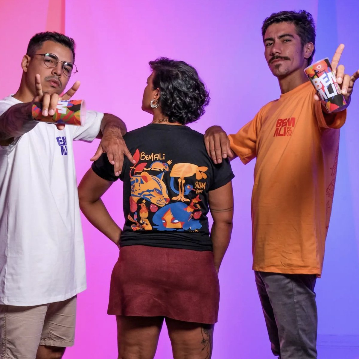 Galera, lembrando que ainda temos as útlimas unidades da coleção de camisetas do Festival Bem Ali à venda!!!

Quem quiser, já garante a sua por aqui no tuirerrr ou no instagrão, bjss