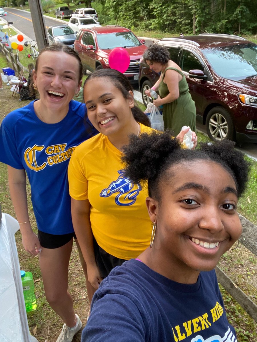calvert_nhs's tweet photo. Members of our National Honor Society took time out of their summer to serve their community in St. Leonard last week at the National Night Out. Thank you !! https://t.co/2pNsg6ds1V