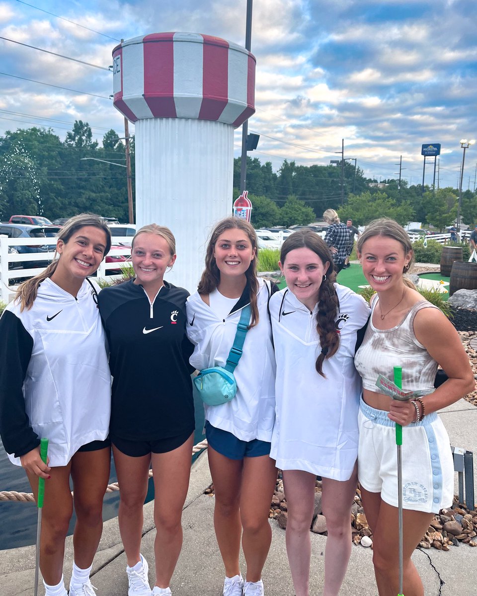 Who doesn’t love a little competitive team bonding on the mini golf course!! ⛳️

Got to highlight tonight’s 1st and 2nd place teams!! 

#Bearcats | #WePlayFor3