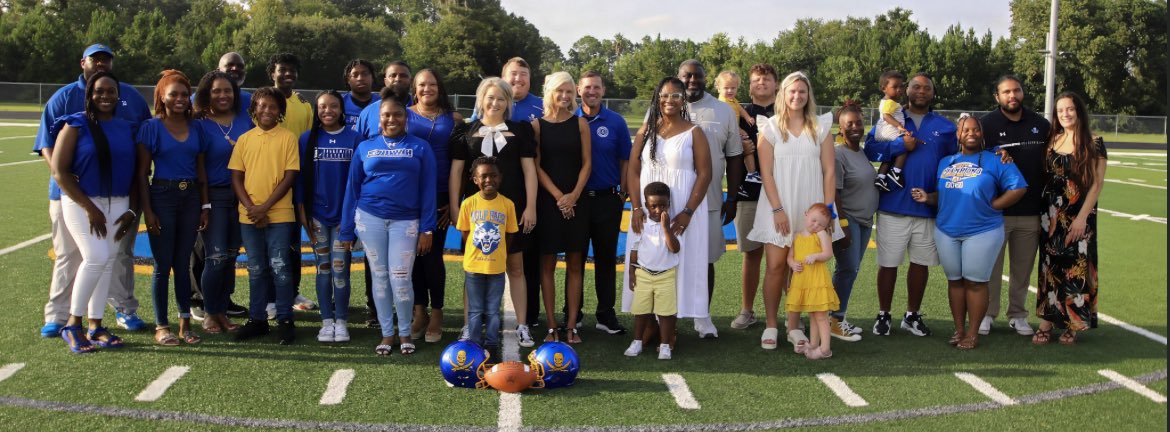 Last week we took our Pirate Family Pictures! Sneak Peek before the Football Program! Shoutout to Donna Pinter Photography for being the Photographer of the Pirates! #AllAboutTheFamily