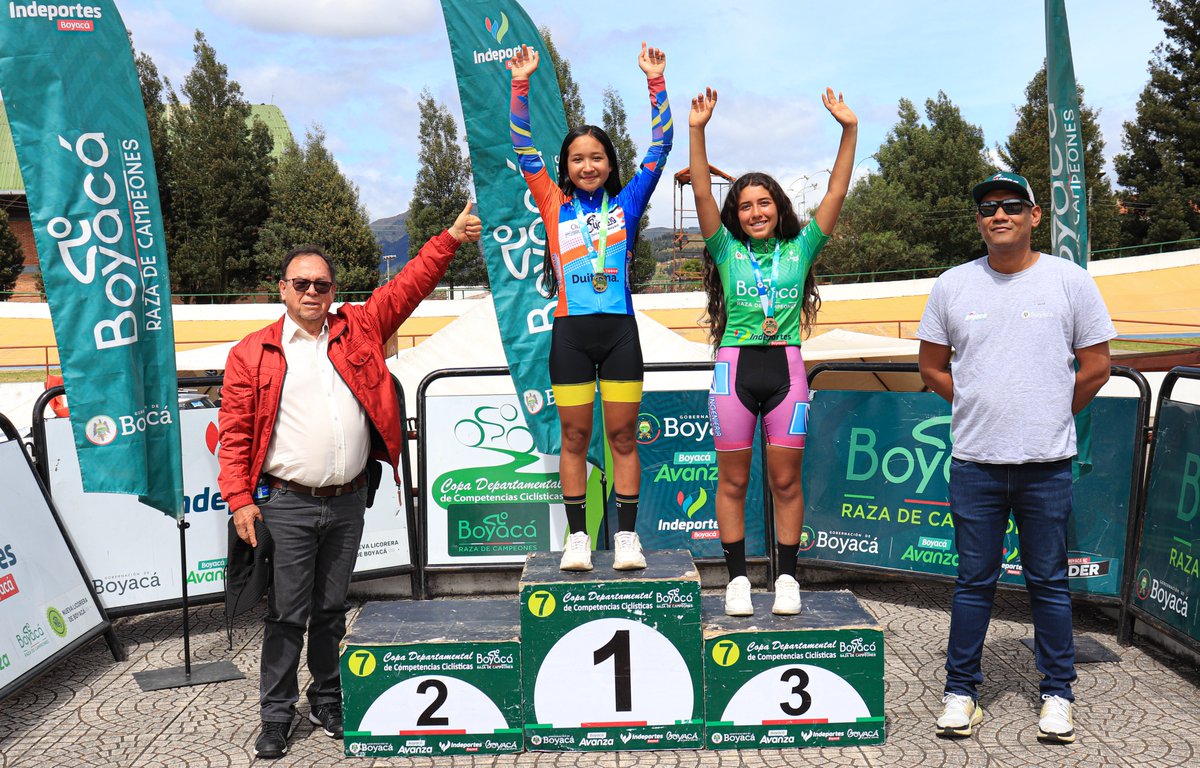 IndeportesBoy's tweet photo. #CopaBRC | El Director de Fomento y Desarrollo Deportivo José Daniel Wetter, fue partícipe de la Válida 7 de la Copa Boyacá Raza de Campeones este domingo en el velódromo de #Duitama.
La Casa del Deporte en Boyacá le sigue apostando a los procesos formativos en el departamento. https://t.co/zPMAJR7baH