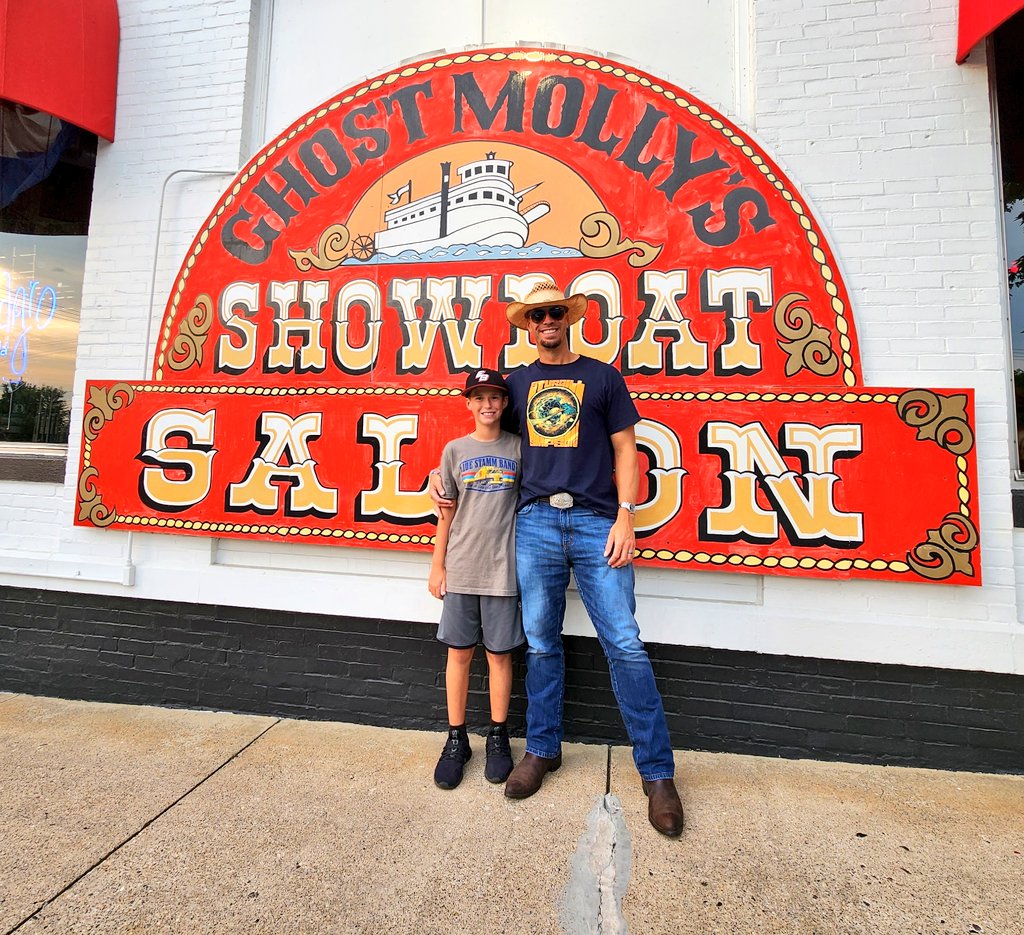 OlHossVike's tweet photo. Ready to rock night 2 of #MikeAndTheMoonpies and #RobLeines at the #ShowboatSaloon with my favorite wingman! #LikeAHoss #LikeAHossJr 🤠👍🎶🔥 https://t.co/totIFoSPkd