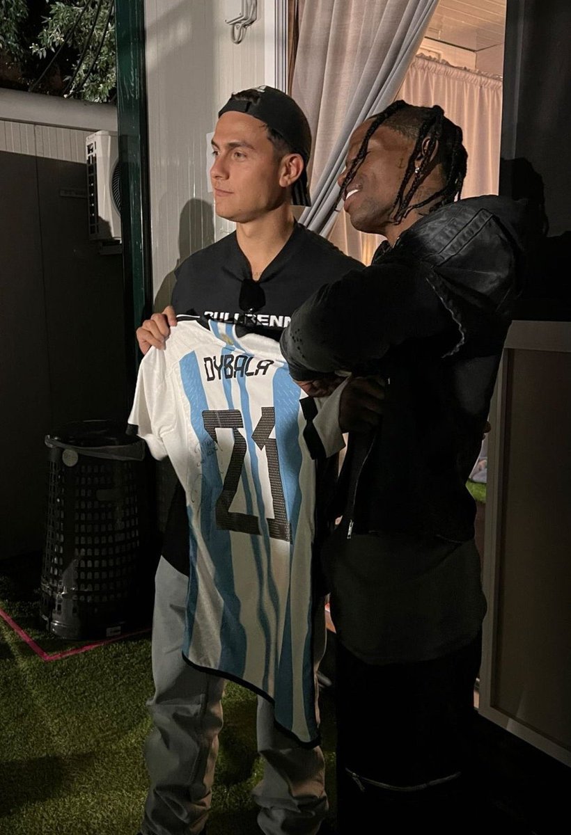 RodeoTheAlbum's tweet photo. Paulo Dybala and Travis Scott 🇦🇷 https://t.co/jh2xrSxGwH
