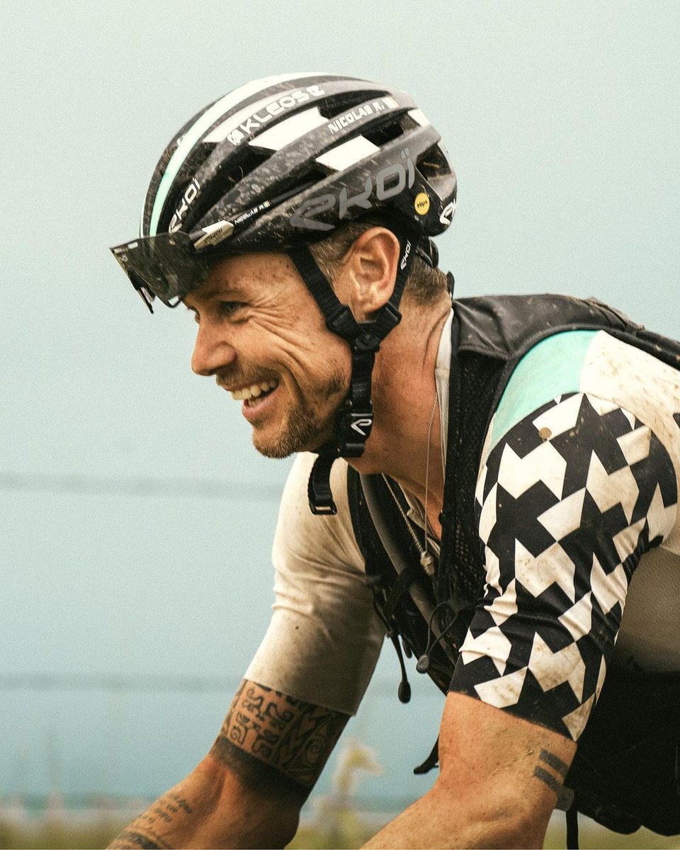 BianchiJAPAN's tweet photo. Impulso Proは笑顔がこぼれるようなスピードの喜びを形にしたもの。レースを高速で駆け抜けるライダーに無限大の楽しさを。

#Bianchi #RideBianchi #BianchiBicycles #ImpulsoPro #Gravel #UnlimitedGravel #UnlimitedFun https://t.co/O6zrpkbkS9