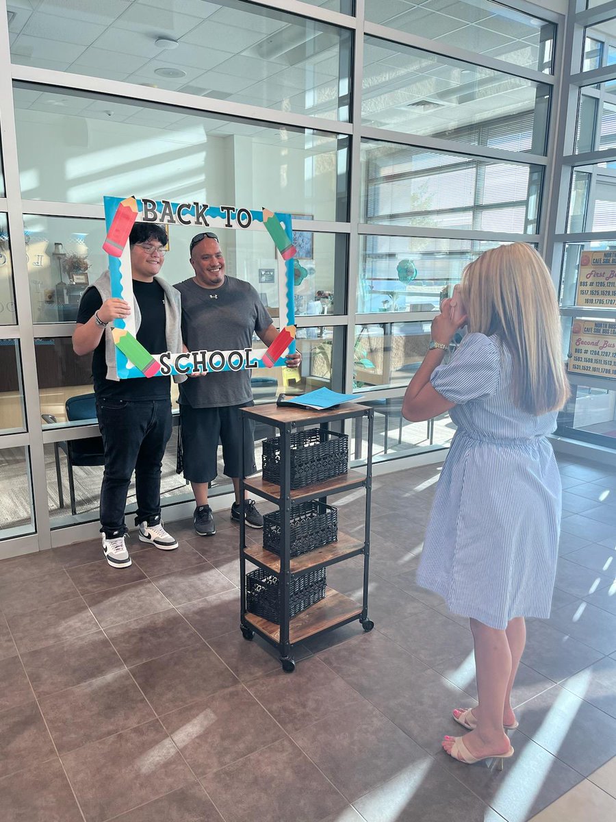 DelValleOC tweet media