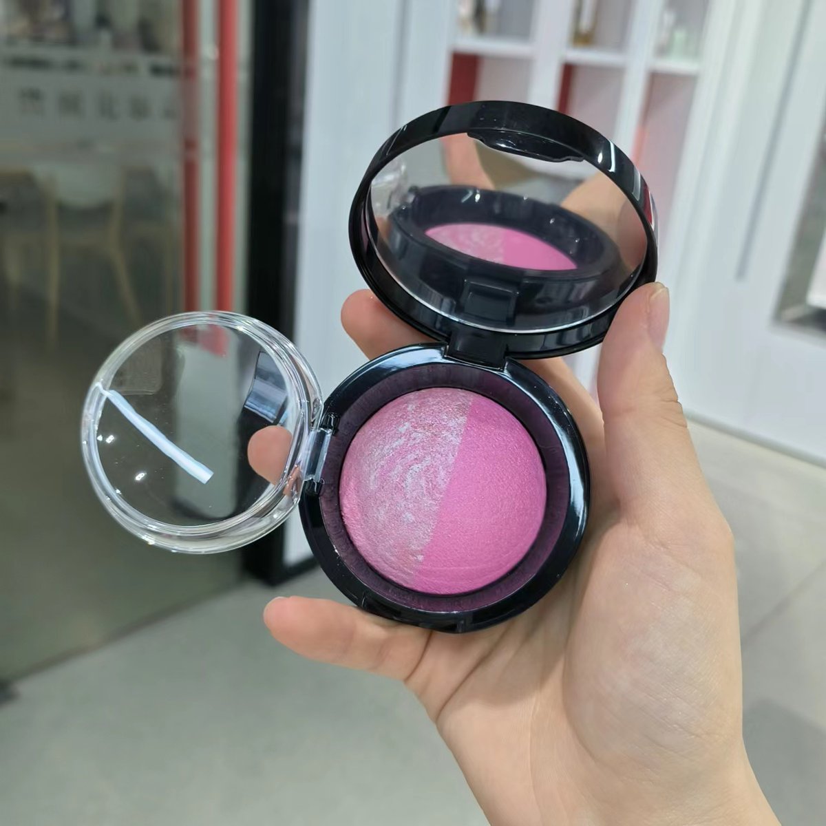 'Barbie Pink Blusher Baked Powder'
rich pigmented, cute color.
Wear this blush to watch a Barbie movie~
Shanghai Orain Cosmetics.
Feel free to message me.
#cosmetics #makeup #beautiful #beauty #blush #cute #Barbie #barbiepink #BarbieMovie #pink #girl #girlmakeup #manufacturing
