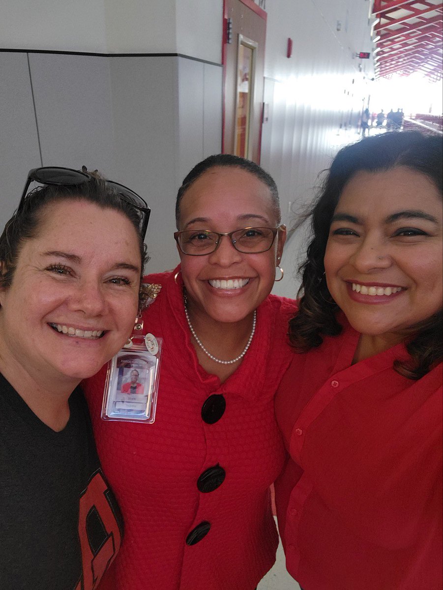 wegner_darla's tweet photo. @DVISD_ECHS love that we are starting the new year out right! @Susanna4PCT4 https://t.co/JATh4XyJWZ