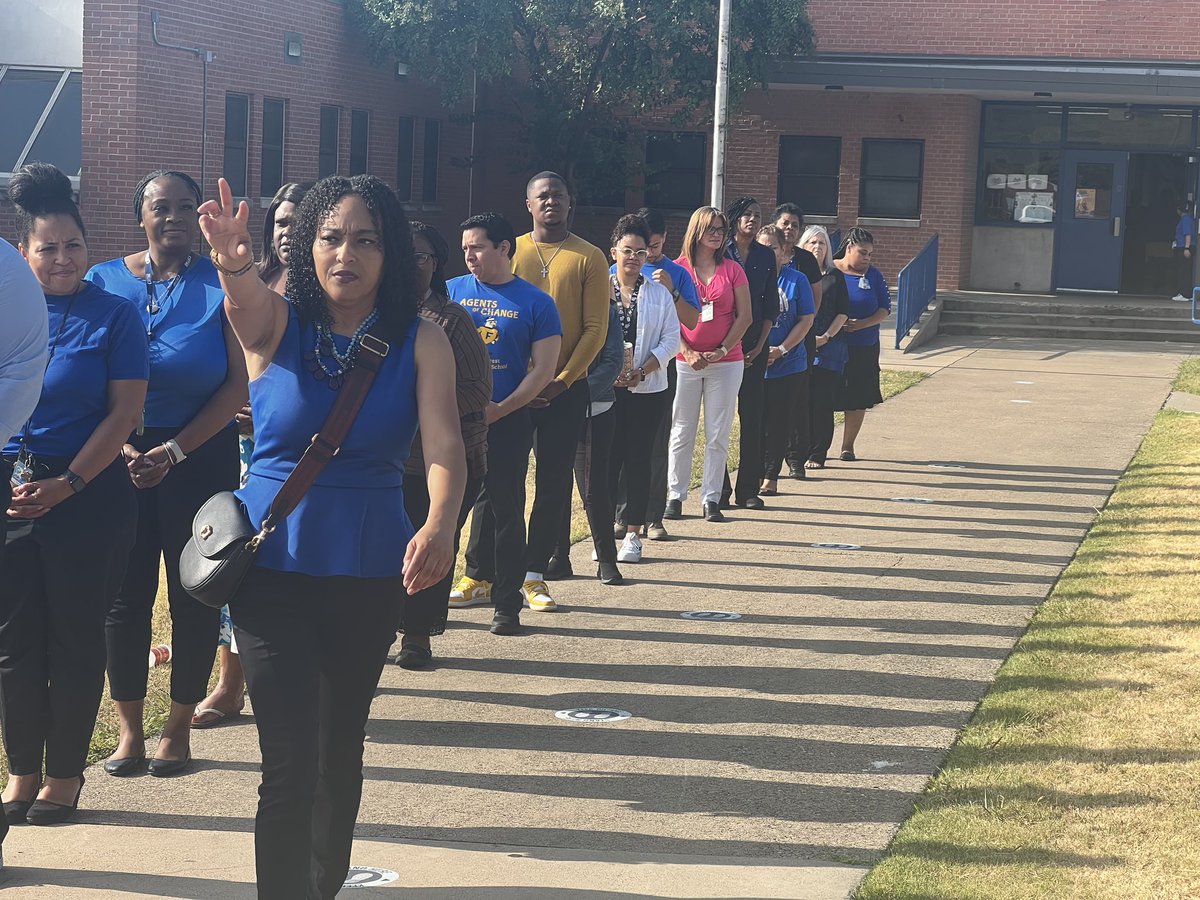 cedarcrestes's tweet photo. Pilots spent their day ensuring that their cultural systems are right and tight before they talk off for EXCELLENCE! 90-60-30
@ACEDallasISD @DouglassStem @cochran_school @JNB_Eagles @TeamDallasISD @VeltHutchins https://t.co/dzPL9S9xEo