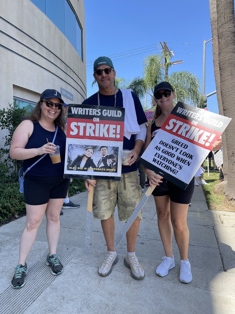 JohnGarofolo13's tweet photo. My niece, nephew and I supported the @WGAWest Veterans Picket this past Friday.  Here are a few pics including a surprise Seal Team cast member. #WGFVets @WGAEast @PreWGAStrike @SEALTeam_pplus @sagaftra https://t.co/73o99YC4F4