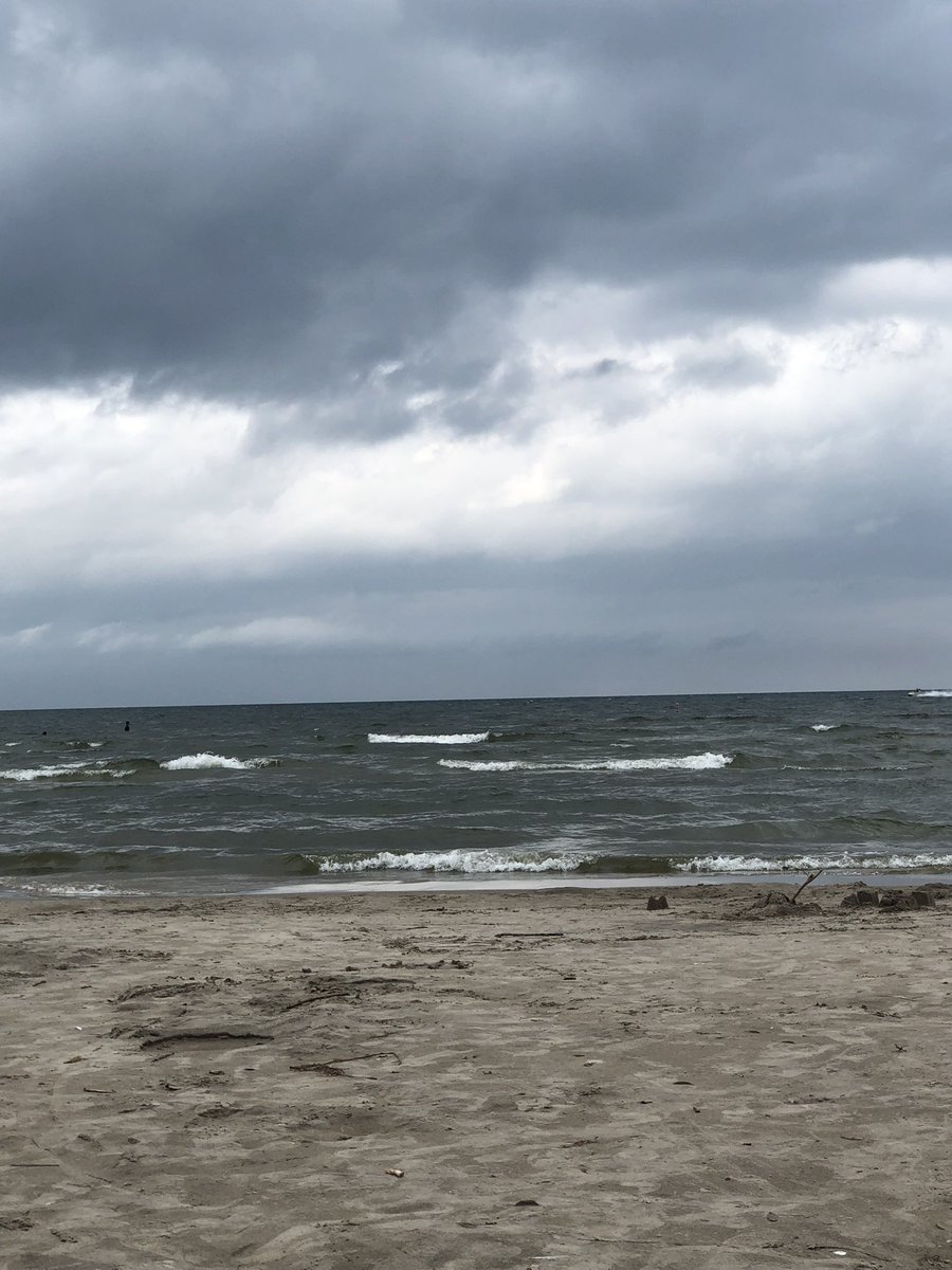 KarynRN4's tweet photo. When you live rural you can end your long weekend at the beach and have no traffic driving home thru #SimcoeGreyCounties Beautiful visit with a dear educator friend of mine, her daughter and my teens. #HappySimcoeDay https://t.co/L7s1YBQVWF