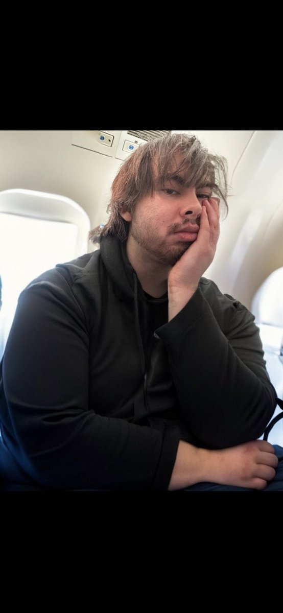 TheArbynator's tweet photo. @LeafyIsHere @Kaizerrev @LeafyIsHere Pokimane got your ass so good you got fat 🤓 https://t.co/EJ1OSxaoe8